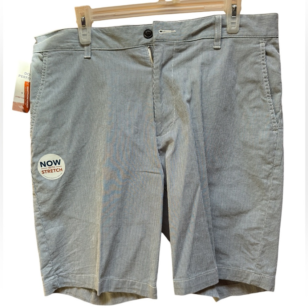 NWT Dockers Classic Fit 9 1/2” Inseam Perfect Shorts
